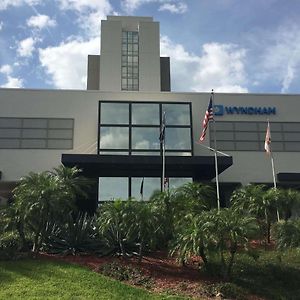 Wyndham Lake Buena Vista Resort Disney Springs Resort Area